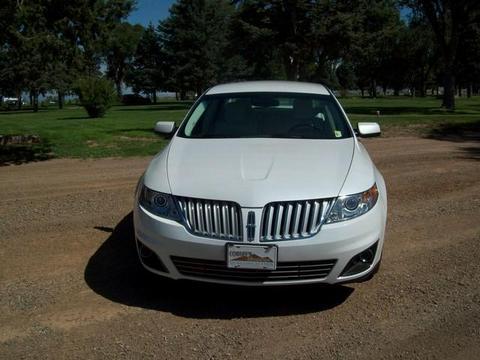 Lincoln MKS 2011 photo 2