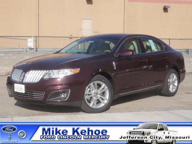 Lincoln MKS SLT 1500 4WD Sedan