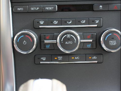 Lincoln MKS 2011 photo 1