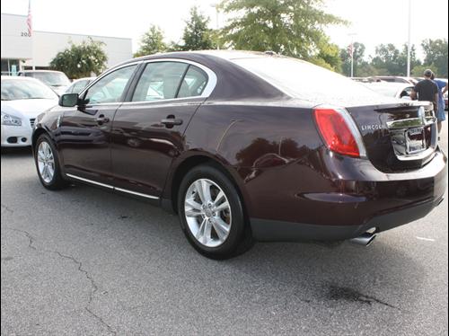Lincoln MKS 2011 photo 4