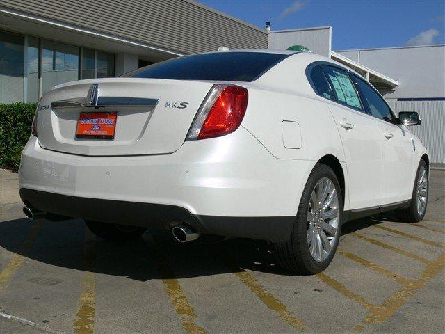 Lincoln MKS 2011 photo 4