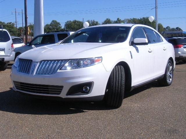 Lincoln MKS 2011 photo 2