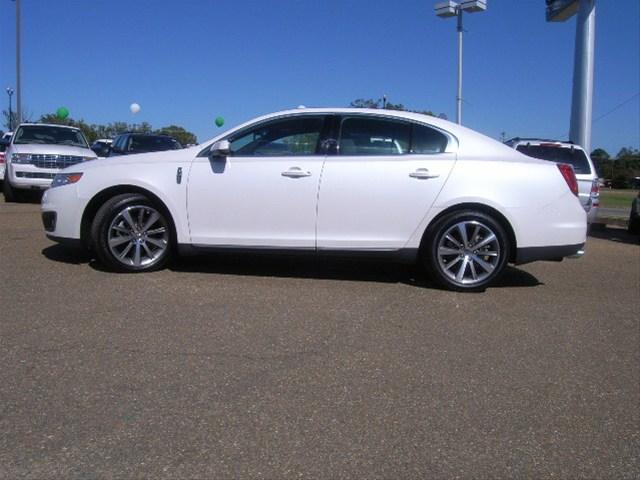 Lincoln MKS 2011 photo 3