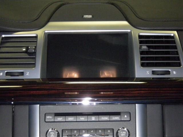 Lincoln MKS 2011 photo 22