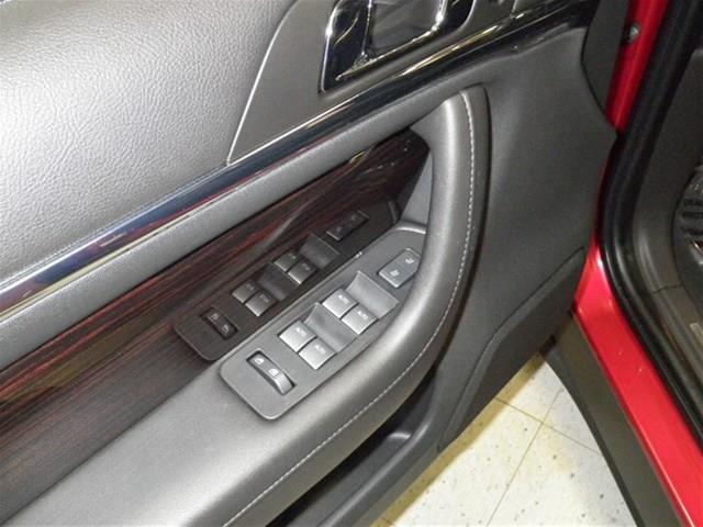 Lincoln MKS 2011 photo 27