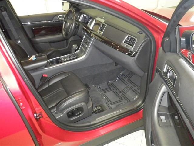 Lincoln MKS 2011 photo 6