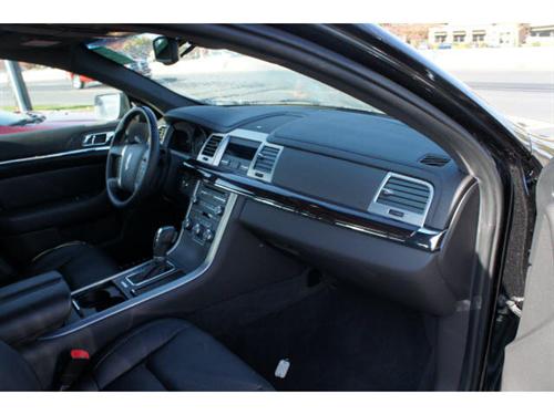 Lincoln MKS 2011 photo 2