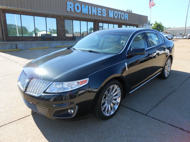 Lincoln MKS 2011 photo 4