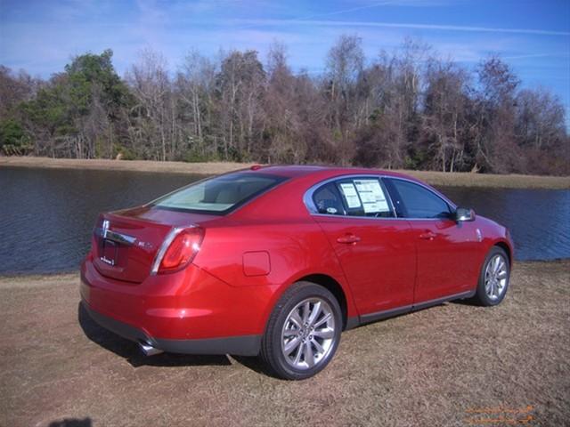 Lincoln MKS 2011 photo 1
