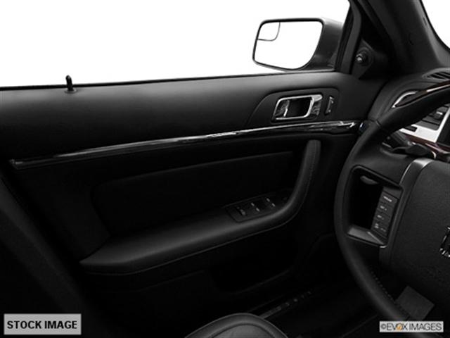 Lincoln MKS 2011 photo 3