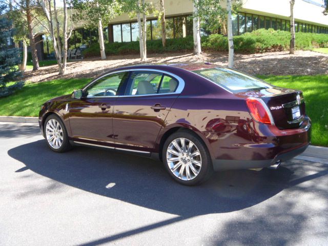 Lincoln MKS 2011 photo 3