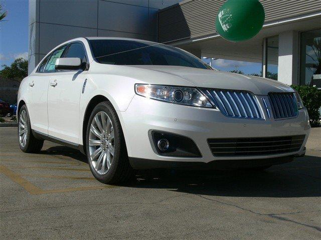 Lincoln MKS 2011 photo 1
