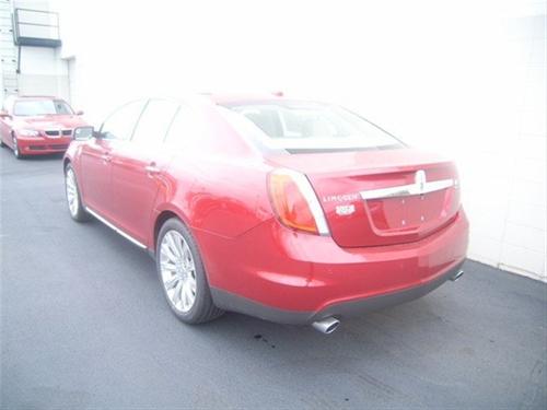 Lincoln MKS 2011 photo 1