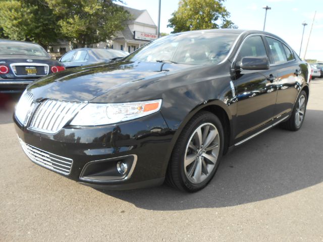 Lincoln MKS 2011 photo 1