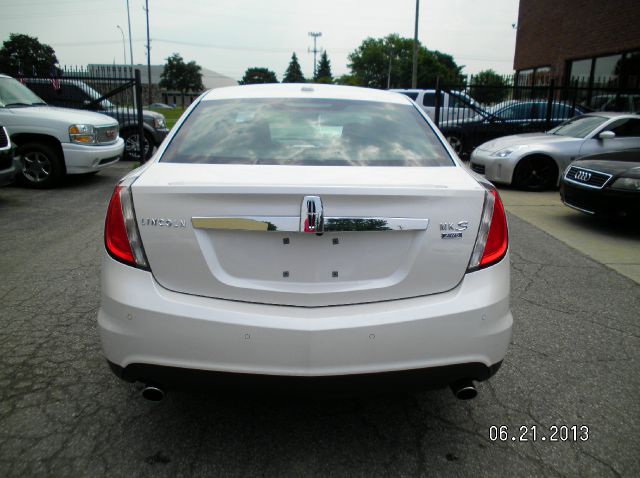 Lincoln MKS 2011 photo 1