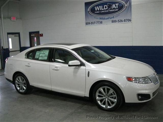 Lincoln MKS 2011 photo 3