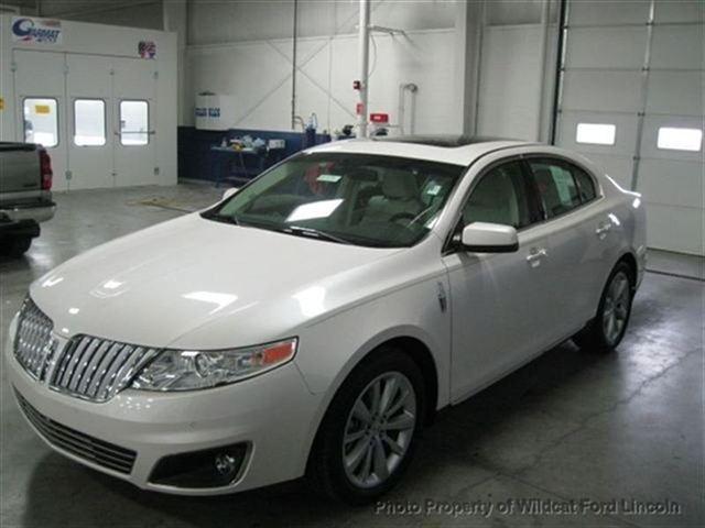 Lincoln MKS 2011 photo 4