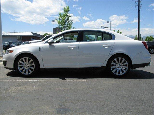 Lincoln MKS 2011 photo 1