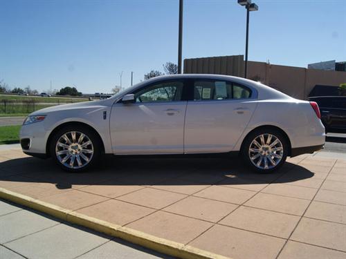 Lincoln MKS 2011 photo 2