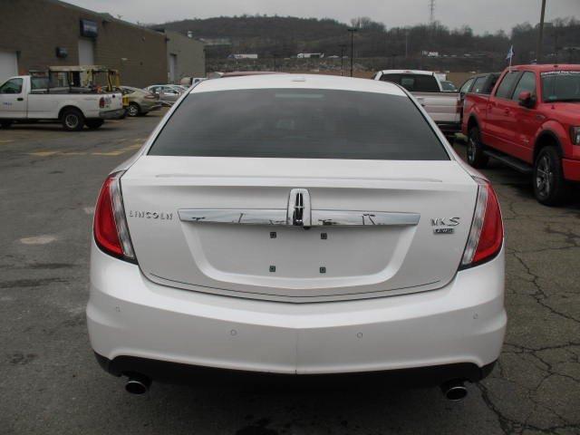 Lincoln MKS 2011 photo 3