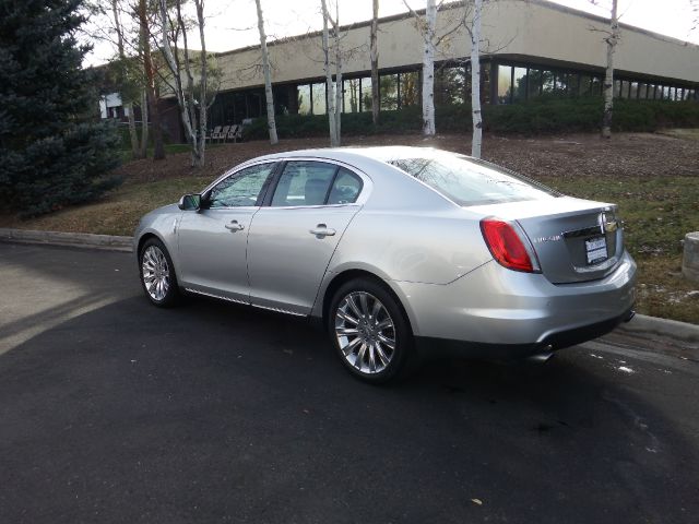 Lincoln MKS 2012 photo 1