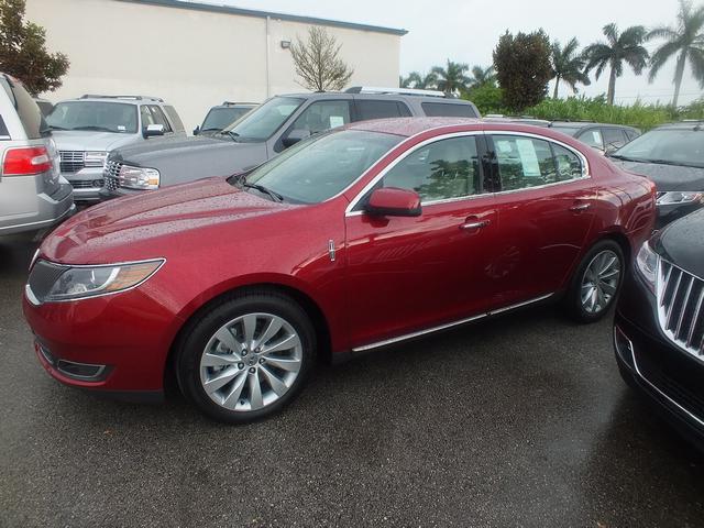 Lincoln MKS 2013 photo 2