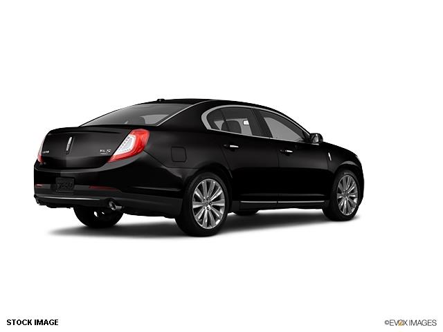 Lincoln MKS 2013 photo 2