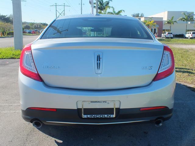 Lincoln MKS 2013 photo 1