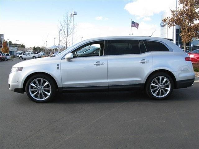 Lincoln MKT 2010 photo 1