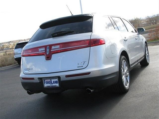 Lincoln MKT 2010 photo 3
