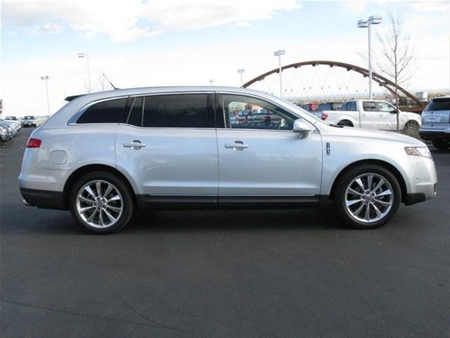 Lincoln MKT 2010 photo 4