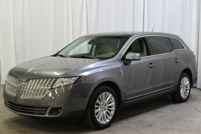 Lincoln MKT 2010 photo 3