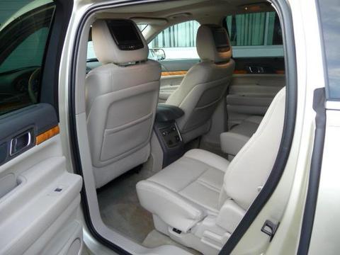 Lincoln MKT 2010 photo 1