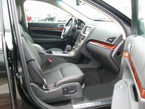 Lincoln MKT 2010 photo 3