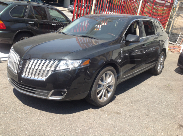 Lincoln MKT 2010 photo 1