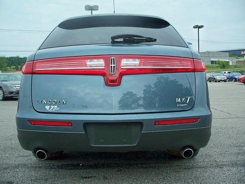 Lincoln MKT 2010 photo 3