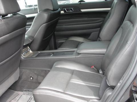 Lincoln MKT 2010 photo 2