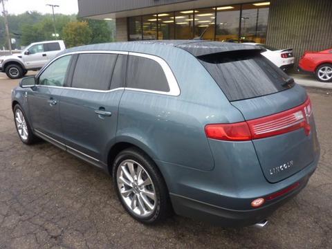 Lincoln MKT 2010 photo 2