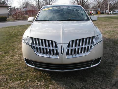 Lincoln MKT 2010 photo 2