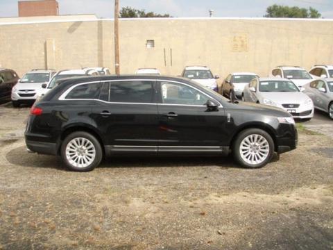 Lincoln MKT 2010 photo 2