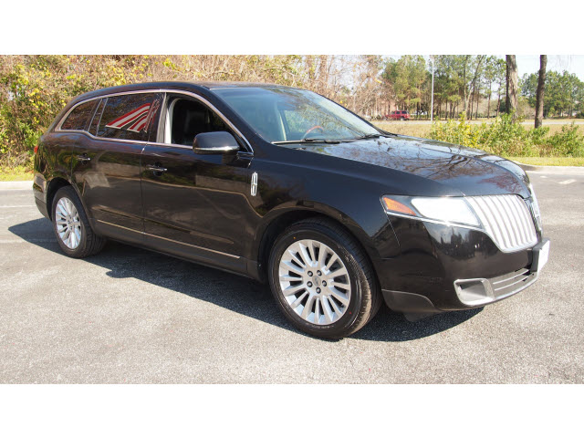 Lincoln MKT 2010 photo 3