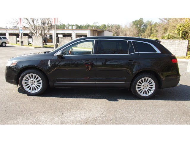 Lincoln MKT 2010 photo 4