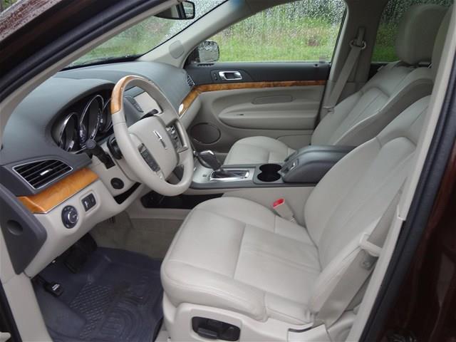 Lincoln MKT 2010 photo 4
