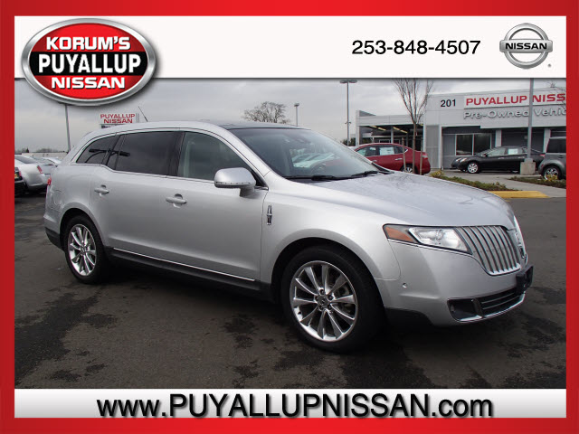 Lincoln MKT 2010 photo 2