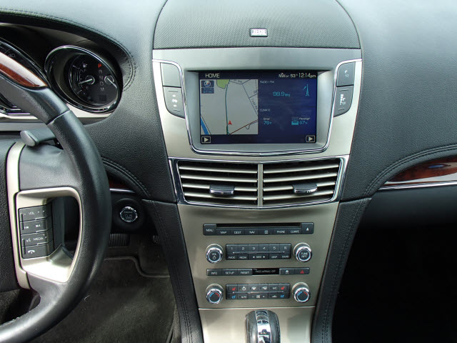 Lincoln MKT 2010 photo 3