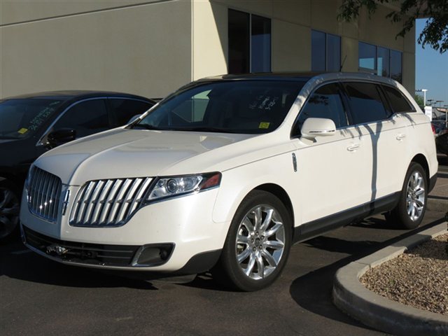 Lincoln MKT 2010 photo 4