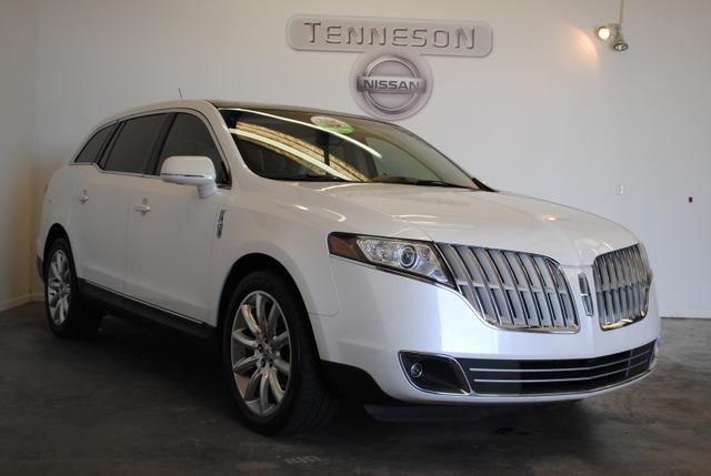Lincoln MKT 2010 photo 3