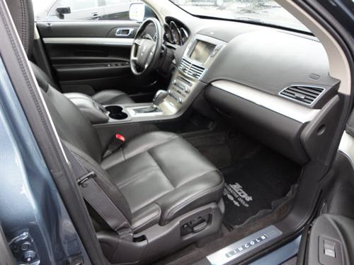 Lincoln MKT 2010 photo 1