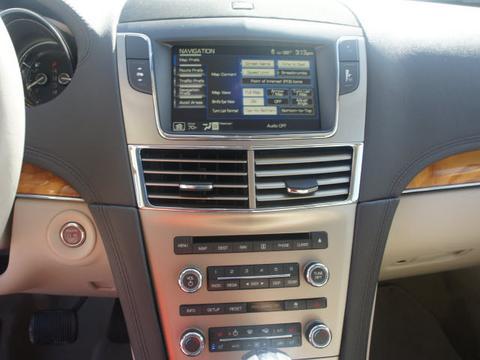 Lincoln MKT 2010 photo 1