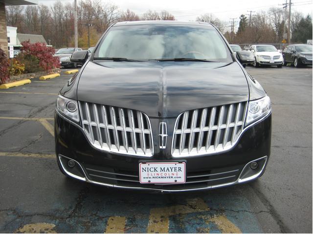 Lincoln MKT 2010 photo 3